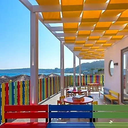 Hotel Avra